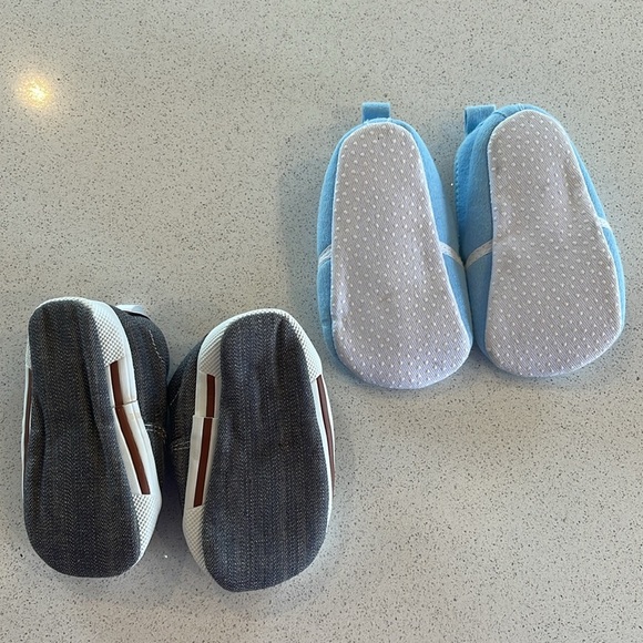 Bundle of 2 Pairs of Shoes (0-3 Months) - Picture 2 of 4